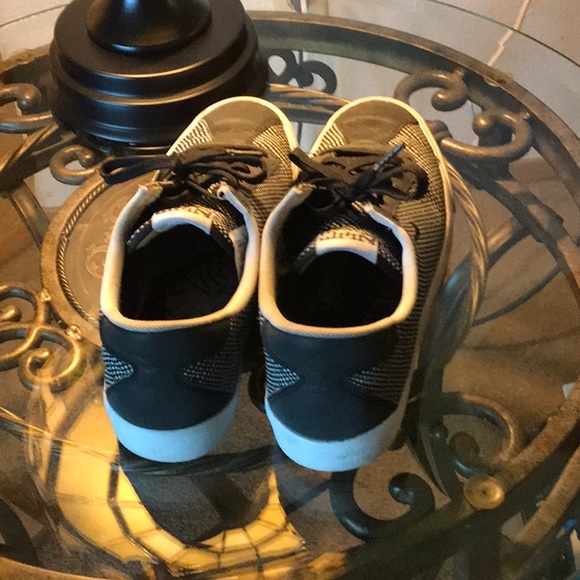 Men’s size 10 Nike’s - Picture 3 of 4